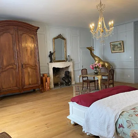 Bed and Breakfast La Chambre Bleue Du Chateau De Lescours A Saint-Emilion *