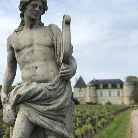 Bed and Breakfast La Chambre Bleue Du Chateau De Lescours A Saint-Emilion