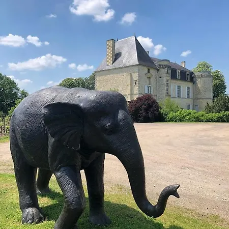 Bed and Breakfast La Chambre Bleue Du Chateau De Lescours A Saint-Emilion *